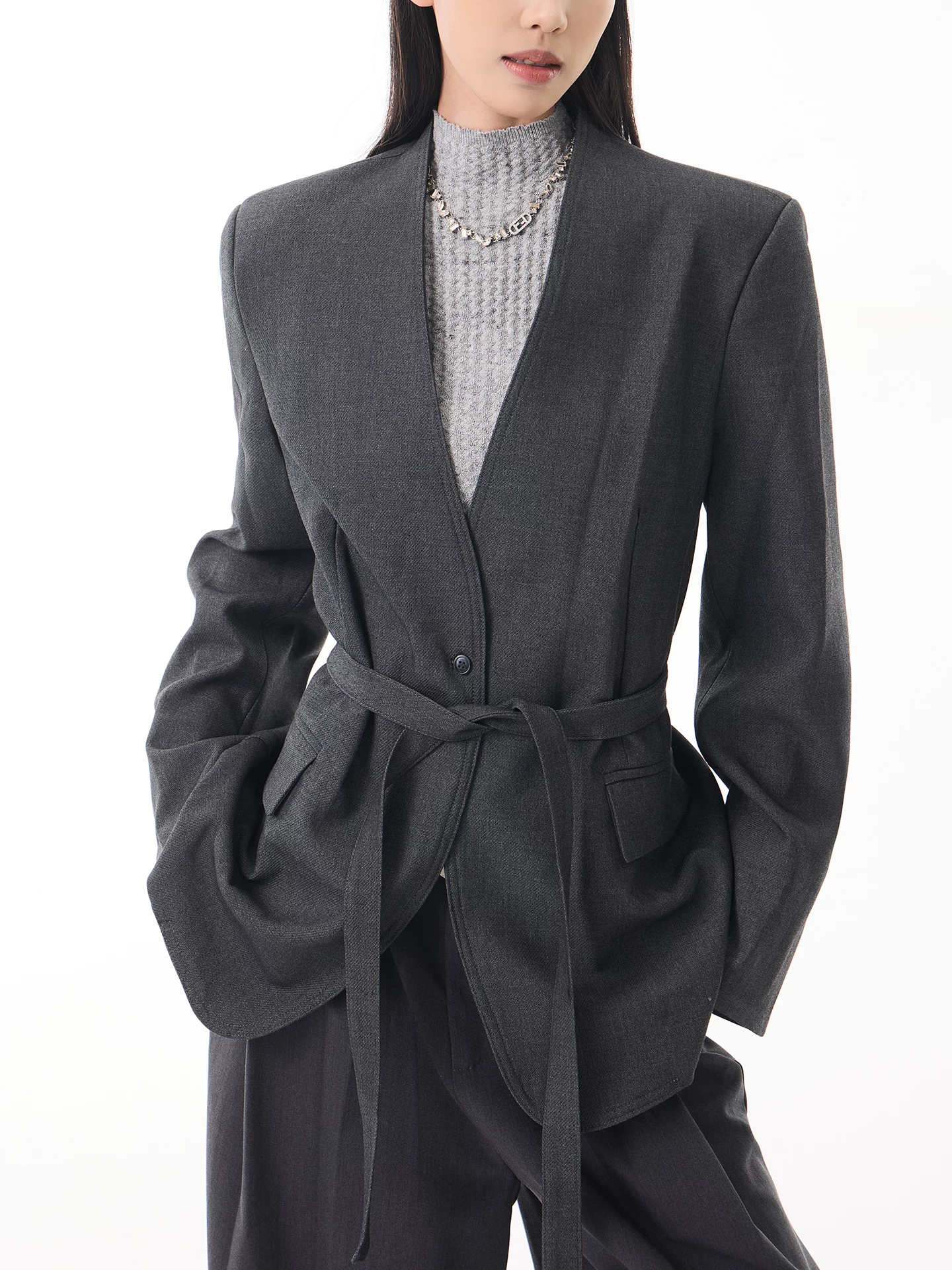 KEN STUDIO Áo blazer buộc dây màu xám mùa thu mới dành cho nữ, bộ vest cao cấp dáng rộng cổ chữ V một nút