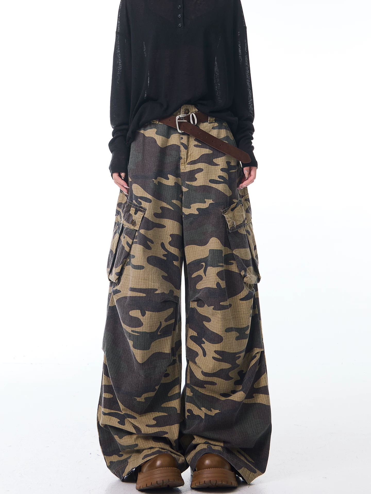 KEN STUDIO Xuân Thu Mới Quần Cargo Ngụy Trang Cổ Điển Quần ống rộng nhiều túi dáng rộng cho nữ Quần dài đến sàn