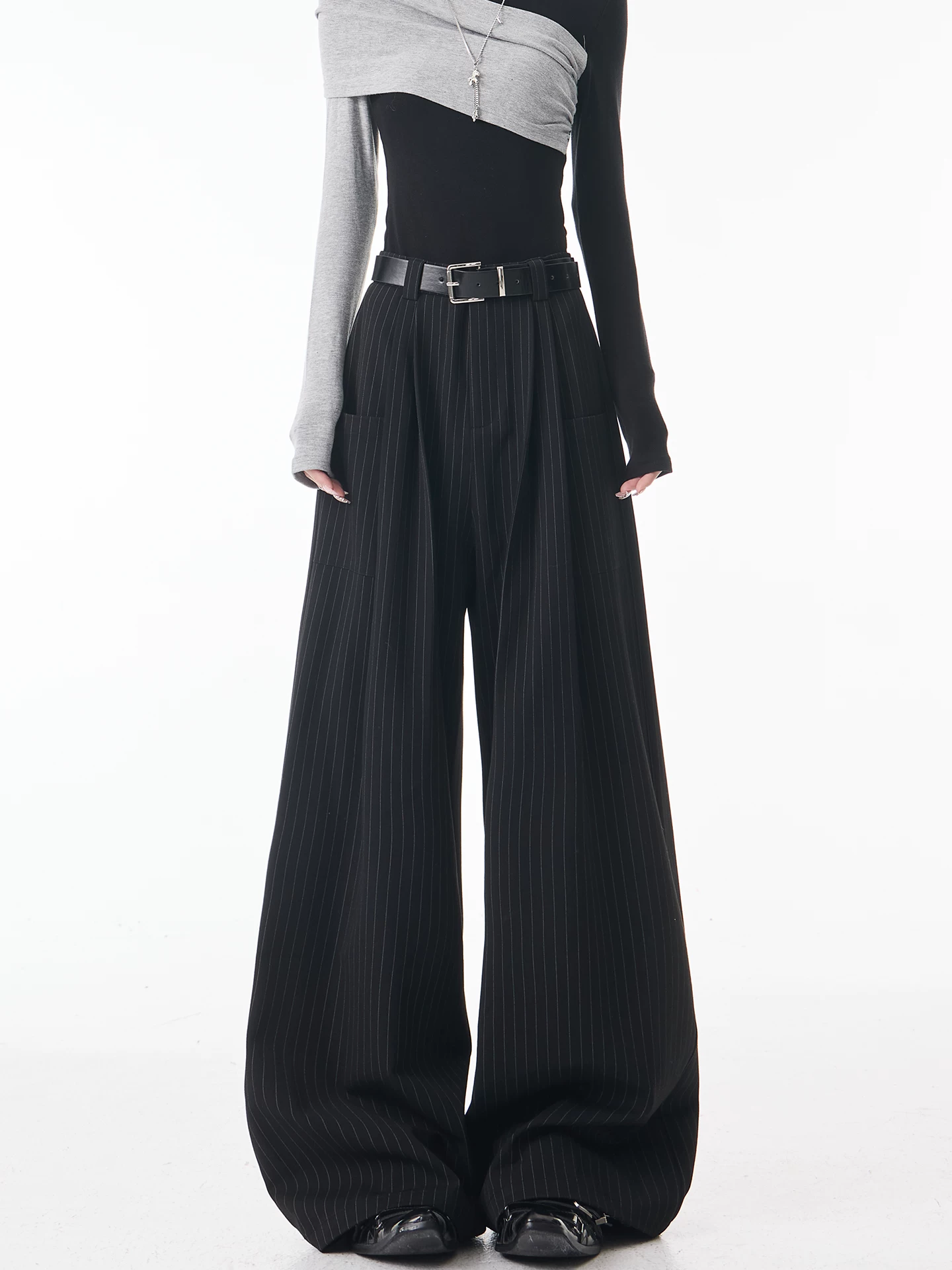 KEN STUDIO Xuân Thu Mới Quần Âu Sọc Đen Ống Rộng Cho Nữ Quần Âu Cạp Cao Draping Giảm Béo Quần Âu