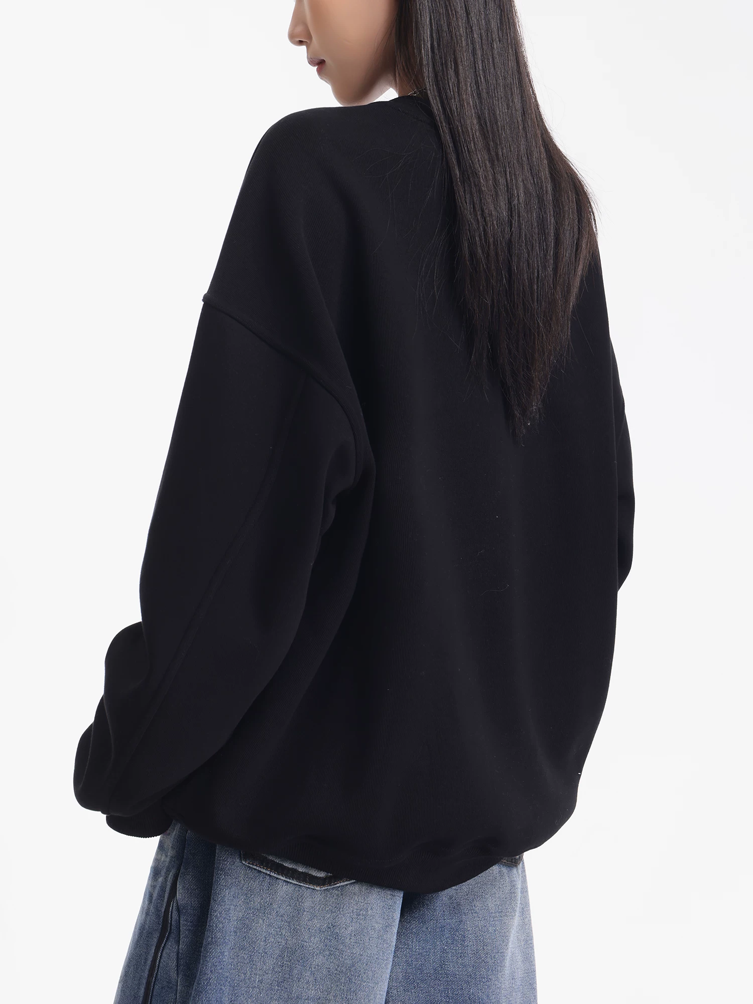 KEN STUDIO Áo len dài tay nhung đen mùa thu đông mới dành cho nữ, dáng rộng, thon gọn và đa năng, áo chui đầu thông thường