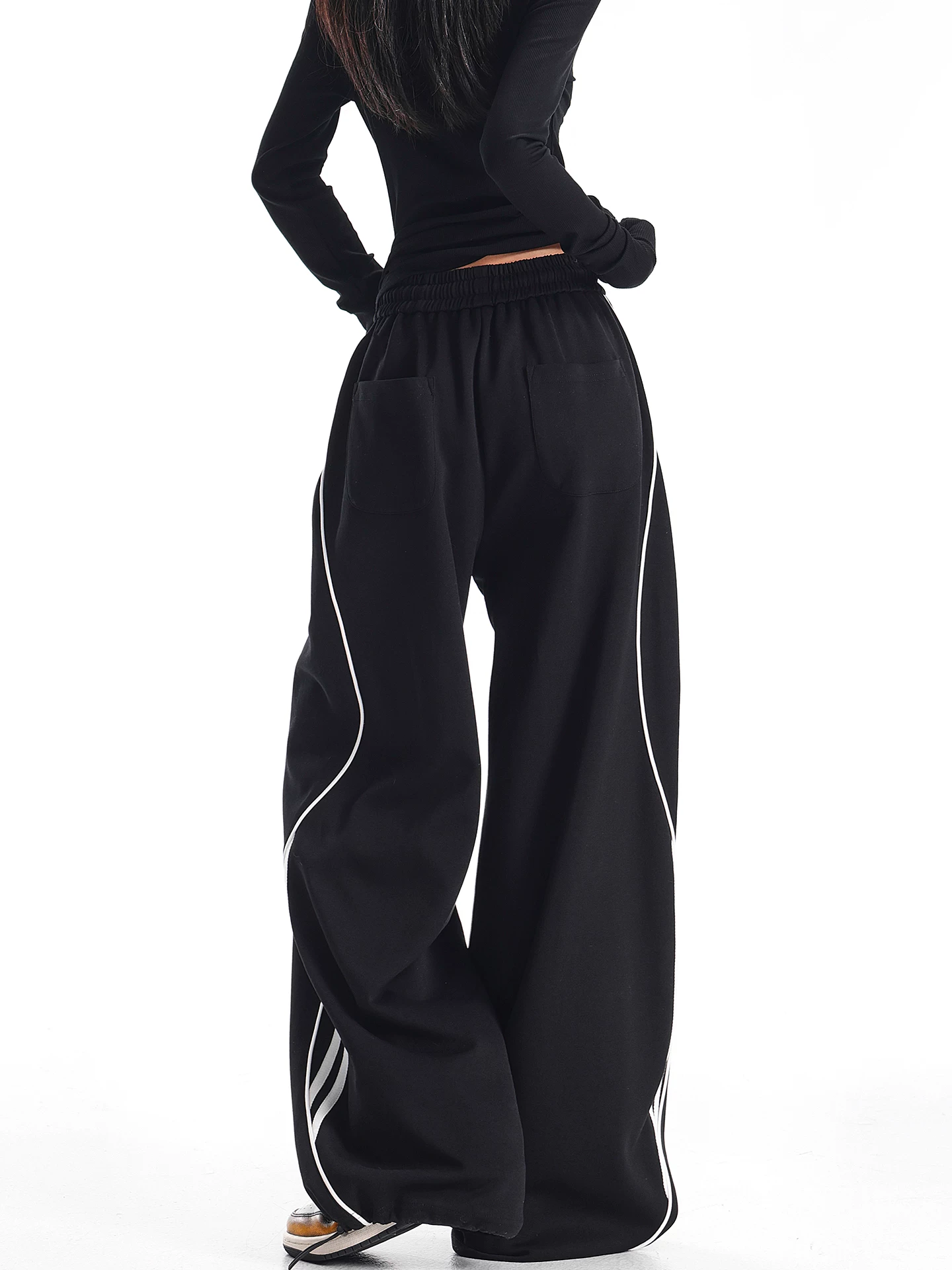 KEN STUDIO quần thể thao ba sọc màu đen phong cách Mỹ mới dành cho nữ, quần dáng rộng dáng rộng, quần thường ngày