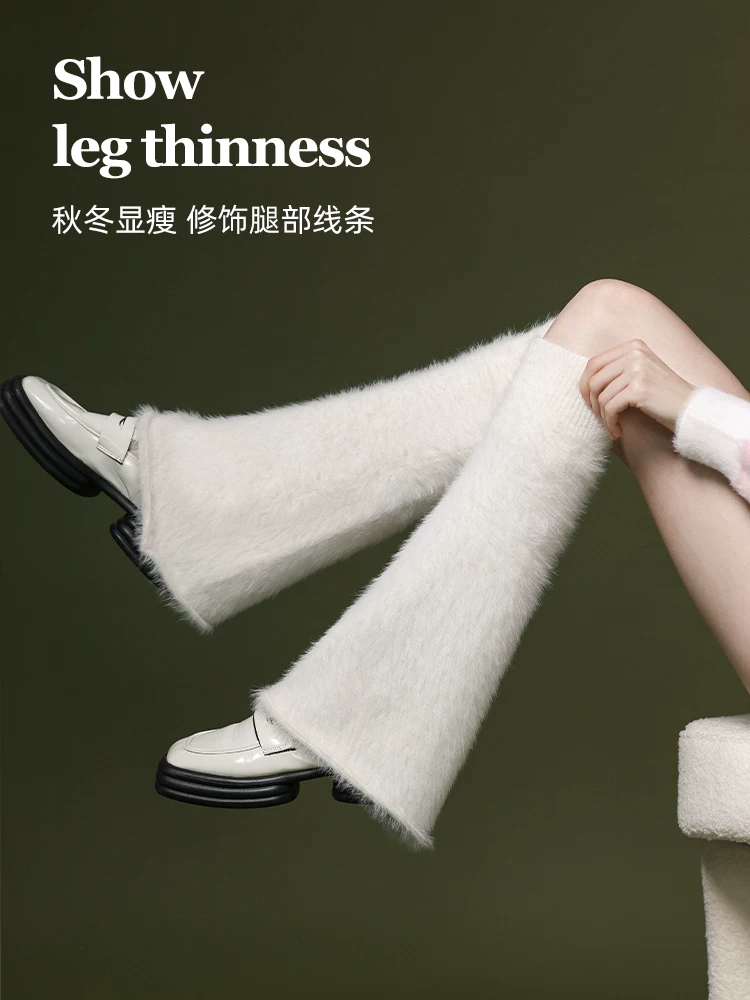 Tất giữ ấm chân dệt kim, tất giữ ấm chân lông mềm mại màu trắng mùa thu đông dành cho nữ, tất xếp tầng màu trơn kiểu dáng trung cổ.