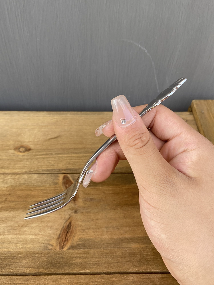 Bộ thìa dĩa ăn dặm trẻ em bằng thép không gỉ 18/10, chất liệu 304, họa tiết hoạt hình dễ thương, gồm thìa và dĩa ăn mì