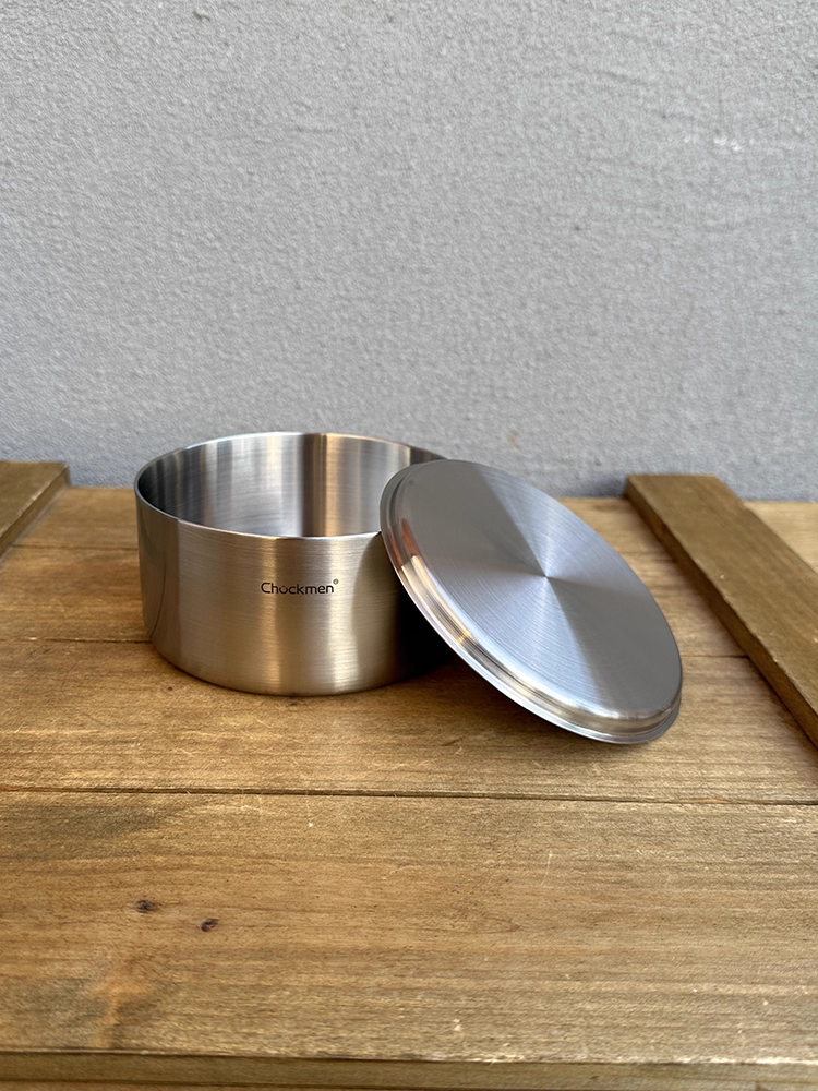 Phải có khi sử dụng nặng: Bát inox 18/10 có nắp, bát hấp trứng, lọ gia vị đáy phẳng, bát dày cho trẻ em, nồi hầm, bát hấp.