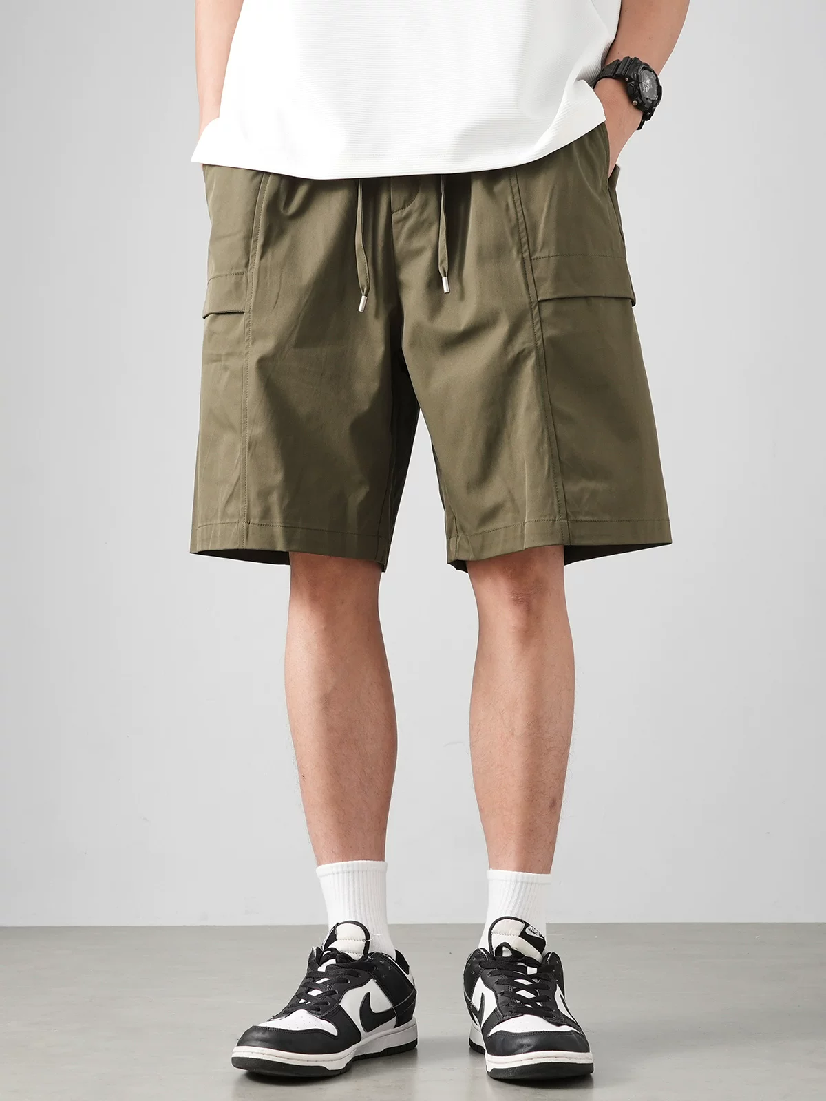 Quần short làm việc nhanh khô bằng vải lụa băng dành cho nam, quần dài vừa phải, dáng rộng hợp thời trang, phong cách thể thao, phong cách Mỹ, quần ngắn năm điểm mỏng mát