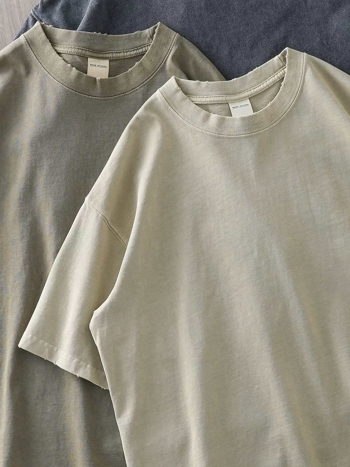 Áo thun cotton 100% dày dặn 300G, kiểu dáng cũ kỹ, tay ngắn, thời trang, thương hiệu Mỹ, phong cách retro cổ điển, dáng rộng, cổ tròn, mùa hè dành cho nam