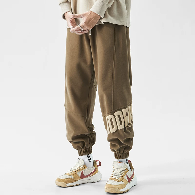 Quần jogger lót lông cừu dành cho nam, quần thể thao dày dặn mùa đông, in họa tiết thời trang, quần thể thao rộng rãi màu xám phối màu.