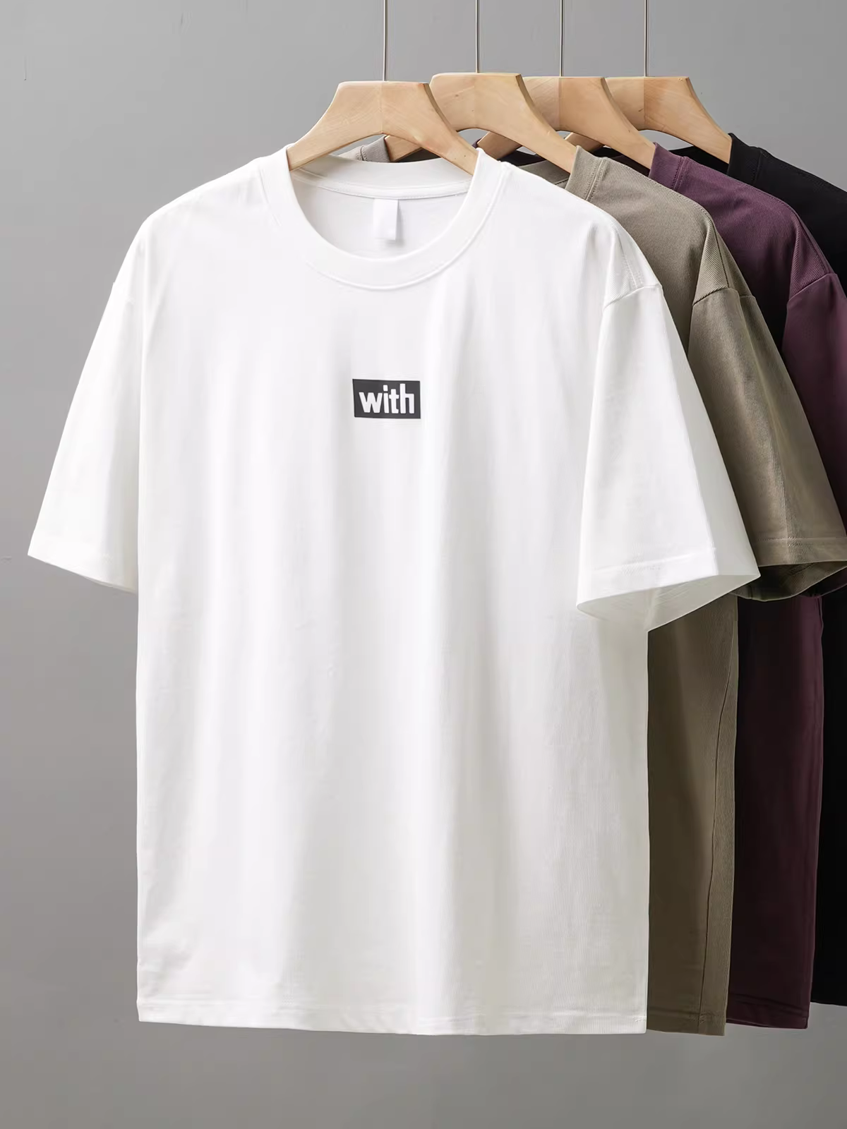 Áo thun in hình thương hiệu thời thượng dành cho nam, tay ngắn, kiểu mới mùa hè 2024, áo thun cổ tròn rộng rãi, đa năng, phong cách thường ngày.