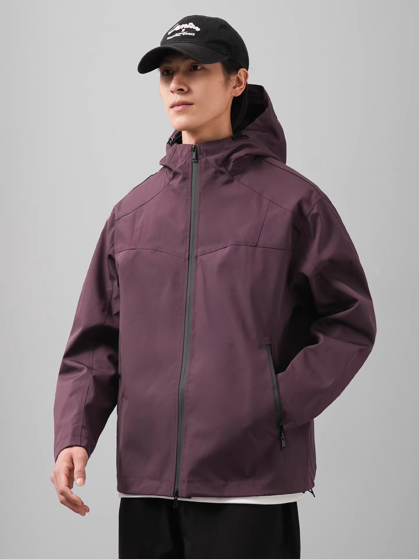 Áo khoác ba lớp nguyên chất dành cho nam giới, áo khoác bảo hộ lao động mùa xuân và mùa thu, quần áo đi bộ đường dài và leo núi có mũ trùm đầu ngoài trời thông thường.