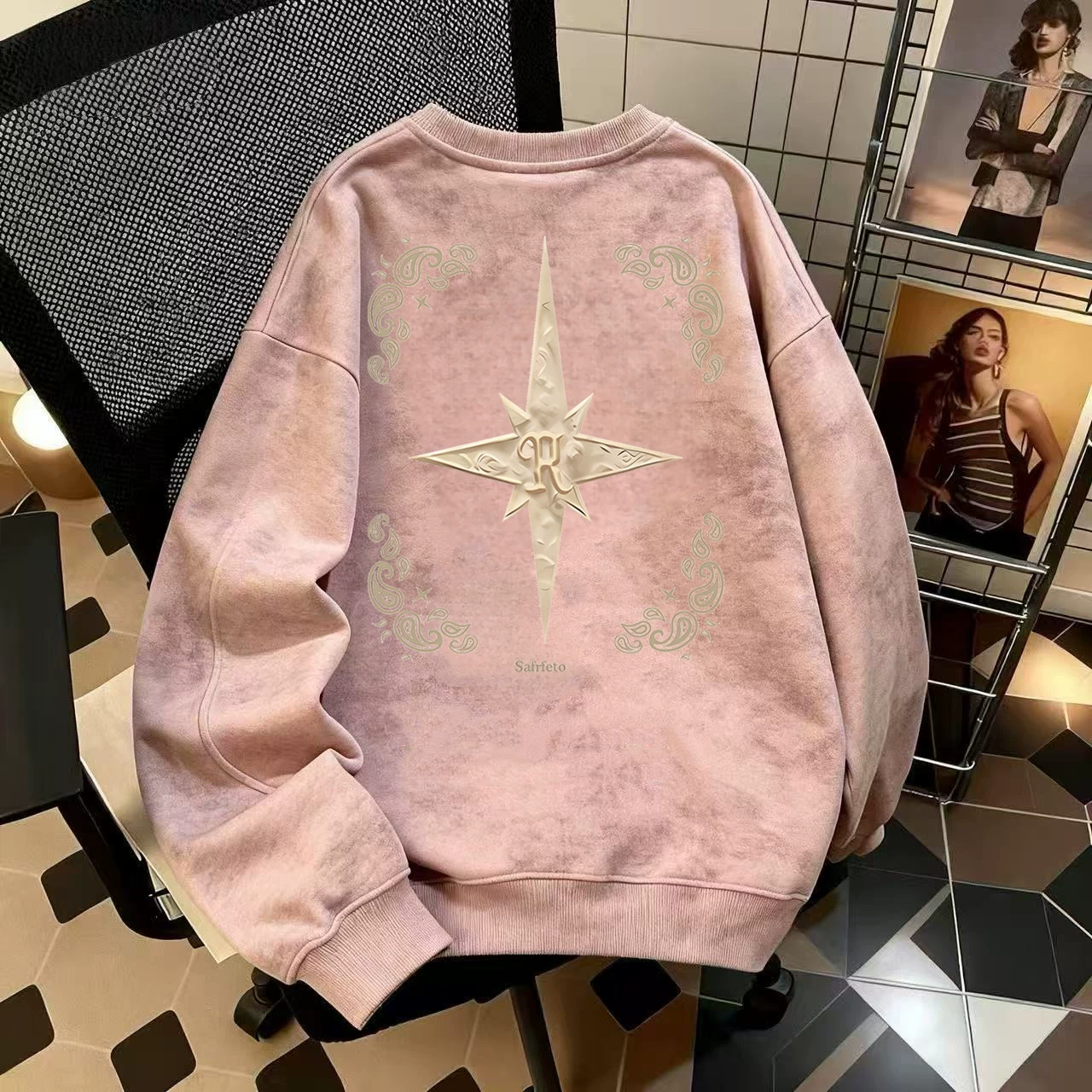 Áo thun nỉ cổ tròn dáng rộng phong cách Trung Quốc mới, in tie-dye, lót lông cừu, mùa thu đông, hàng xuất khẩu, giá rẻ