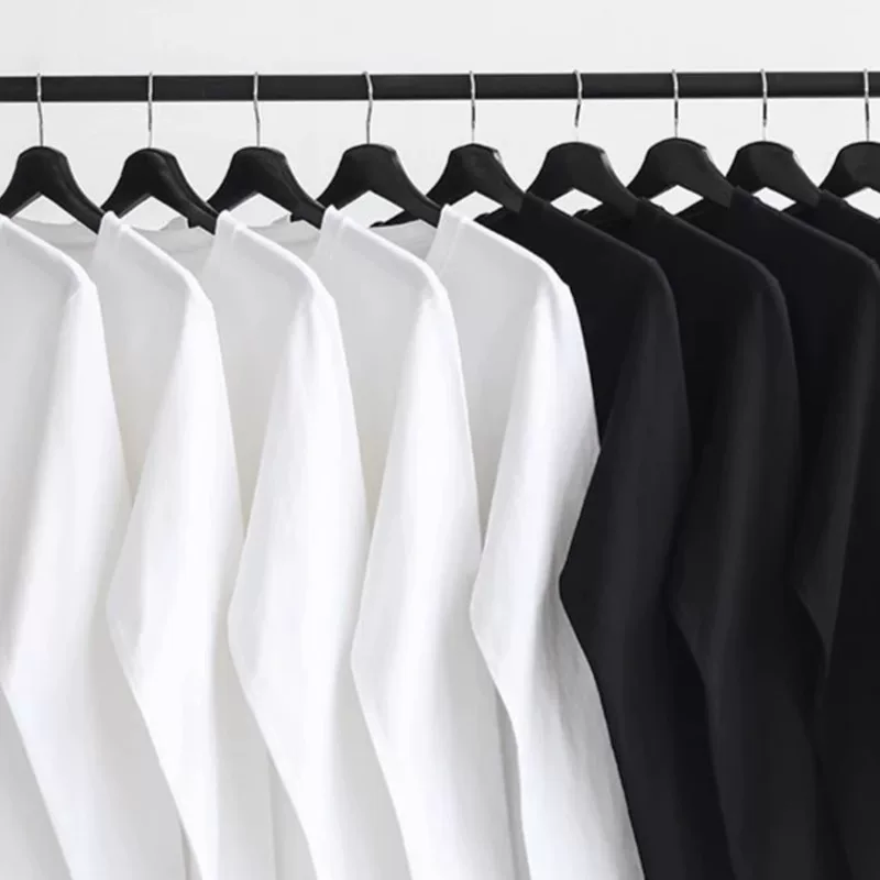 Xả kho hàng hiệu~ Hàng tồn kho xuất khẩu, hàng cắt mác, chất liệu cotton nguyên chất dày dặn, cổ tròn, áo thun dài tay đơn giản, dày dặn và không lộ xuyên thấu.