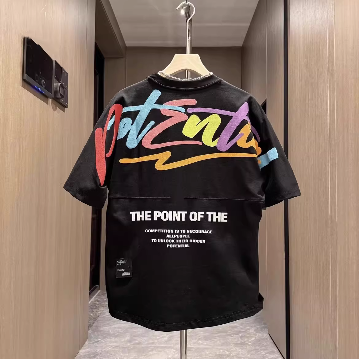 Hàng thanh lý đặc biệt~ Áo thun xuất khẩu, hàng tồn kho, đã xé mác, giá hời, mẫu mới hè 2025, kiểu dáng rộng rãi, năng động, đa năng, tay ngắn