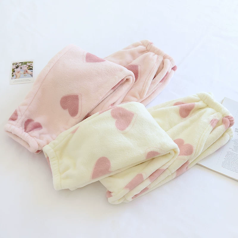Outlet~ Quần ngủ bằng vải nỉ họa tiết trái tim mùa thu đông dành cho nữ, quần dài có bo gấu, quần mặc nhà bằng lông cừu san hô ấm áp