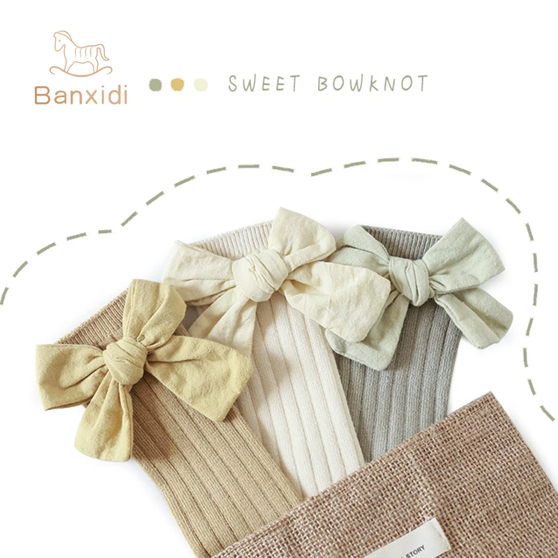 Tất dài đến giữa bắp chân cho bé, tất trẻ em thoáng khí trên đầu gối, tất công chúa dễ thương cho bé gái mùa xuân, tất dài mùa xuân thu cho trẻ mới biết đi một tuổi.