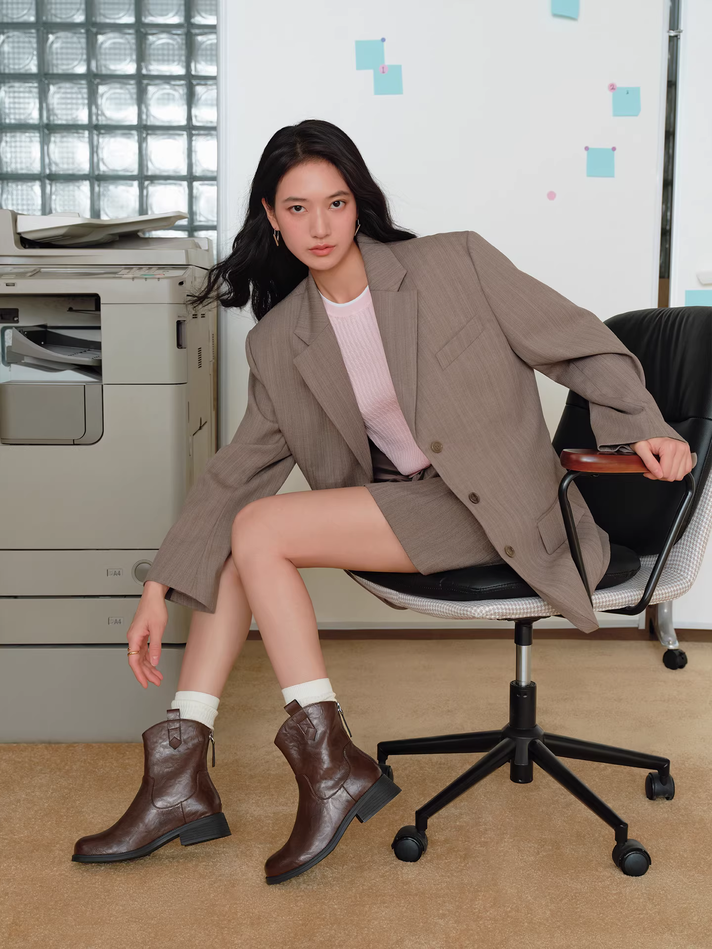 Giày bốt Chelsea đế dày cổ điển Tianmeiyi có lông cừu, bốt thời trang, bốt ngắn, giày nữ, bốt da thông thường, phong cách mới mùa đông 2025