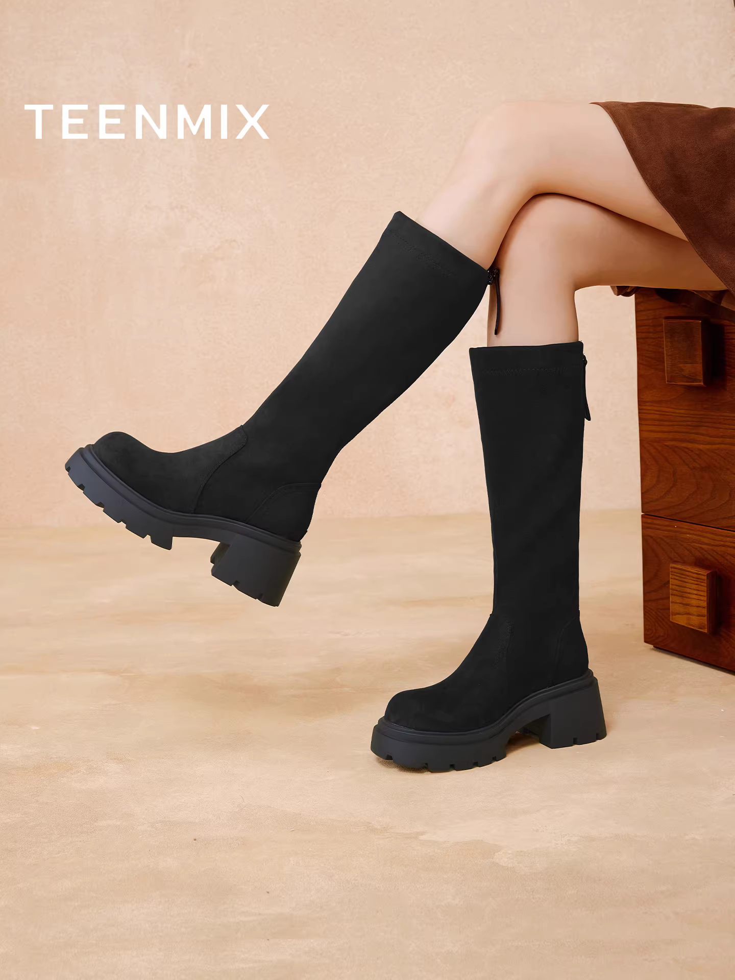 Giày bốt tăng chiều cao đế dày Tianmeiyi có lông cừu, bốt thời trang ống cao, giày nữ, bốt thon gọn, bốt dài, mẫu mới mùa đông 2025.