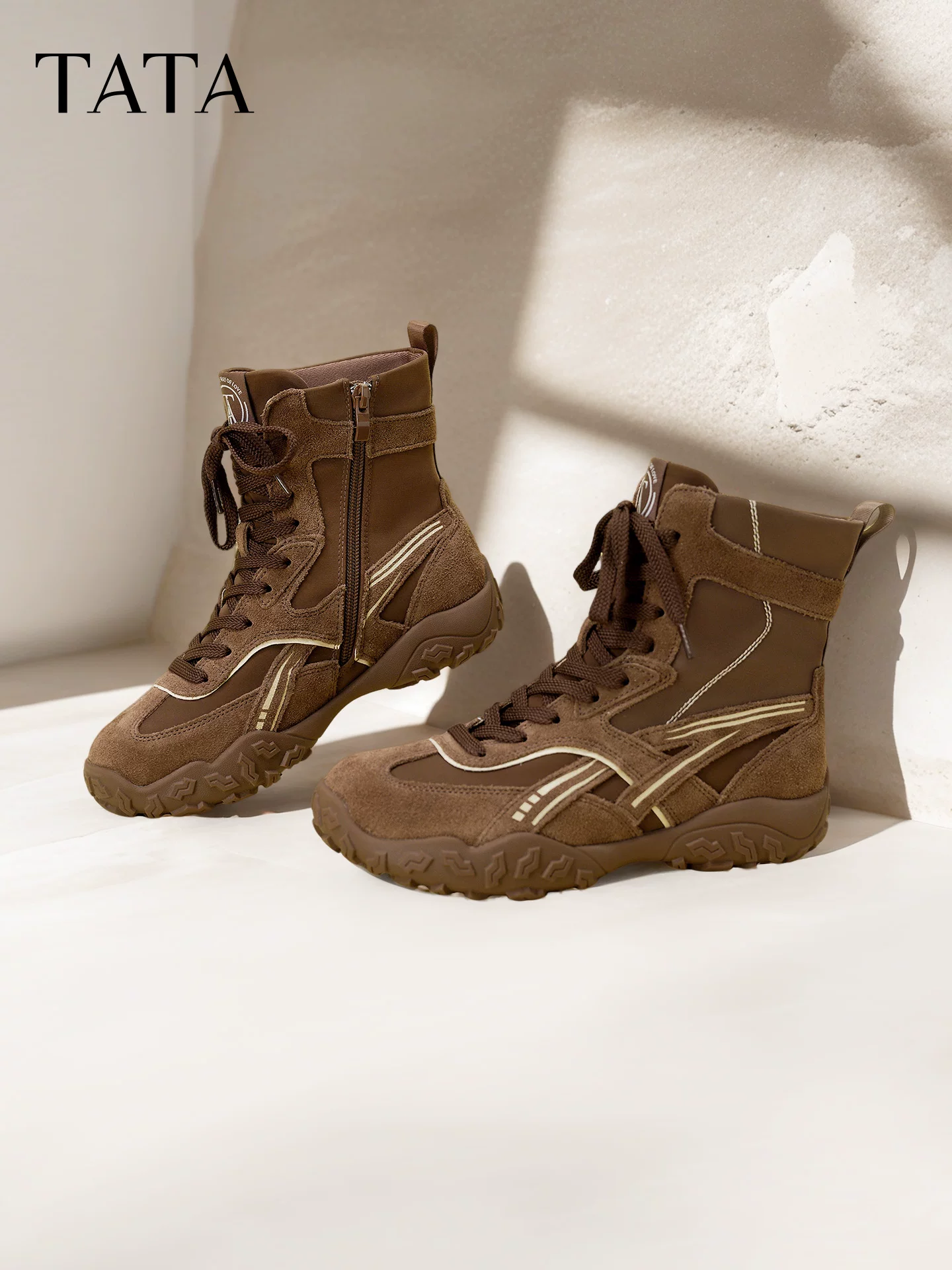 TATA giày bốt mùa đông 2025 kiểu mới giày bốt kiểu phương Tây giày thể thao thông thường giày bốt thời trang giày nữ GPD03DD5