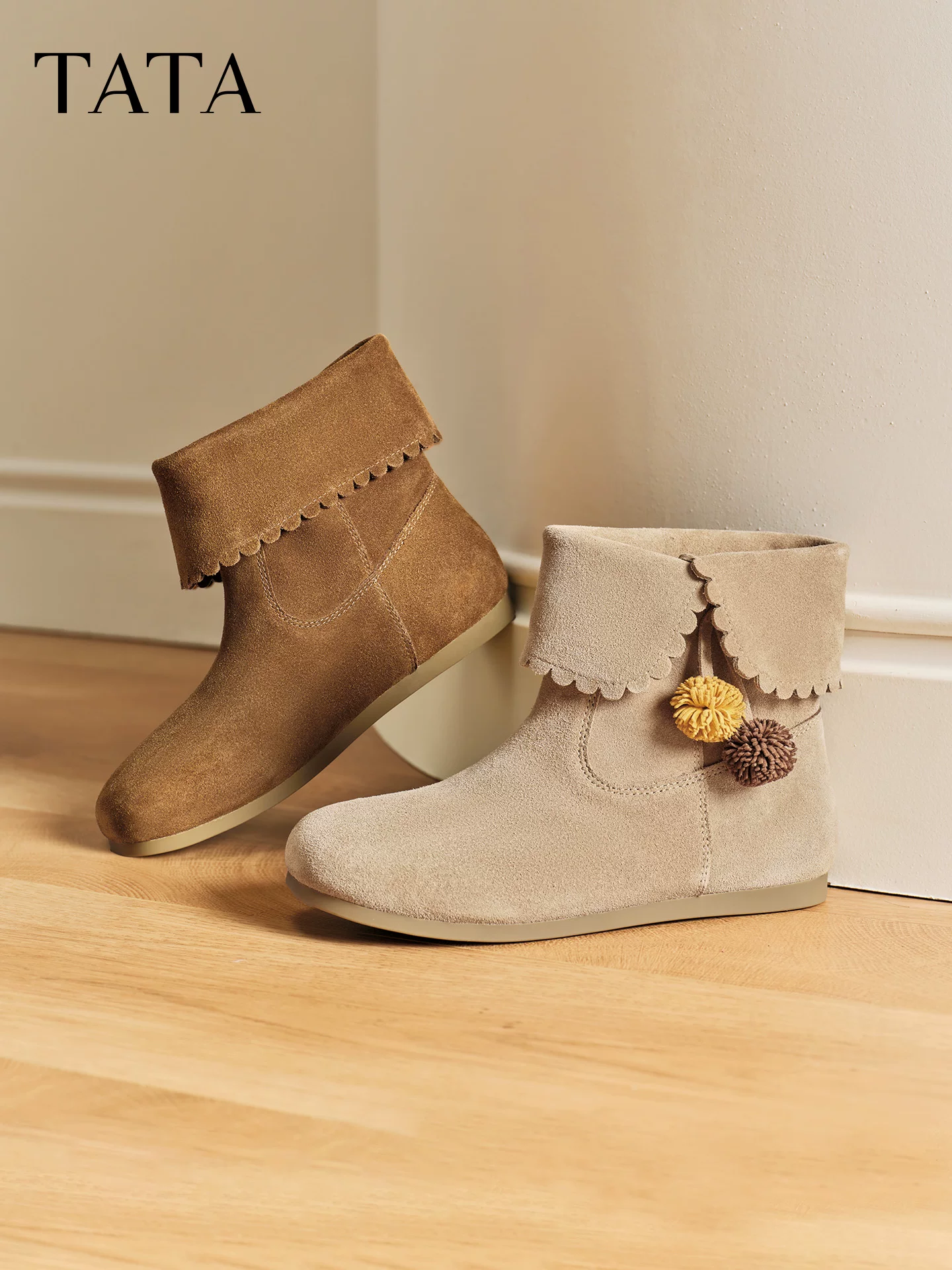 Giày Bốt TATA 2025 Mùa Đông Mới Giày Bốt Thời Trang Đa Năng Giày Nữ Giày Bốt Ngắn Giày Bốt Phương Tây YVY01DD5