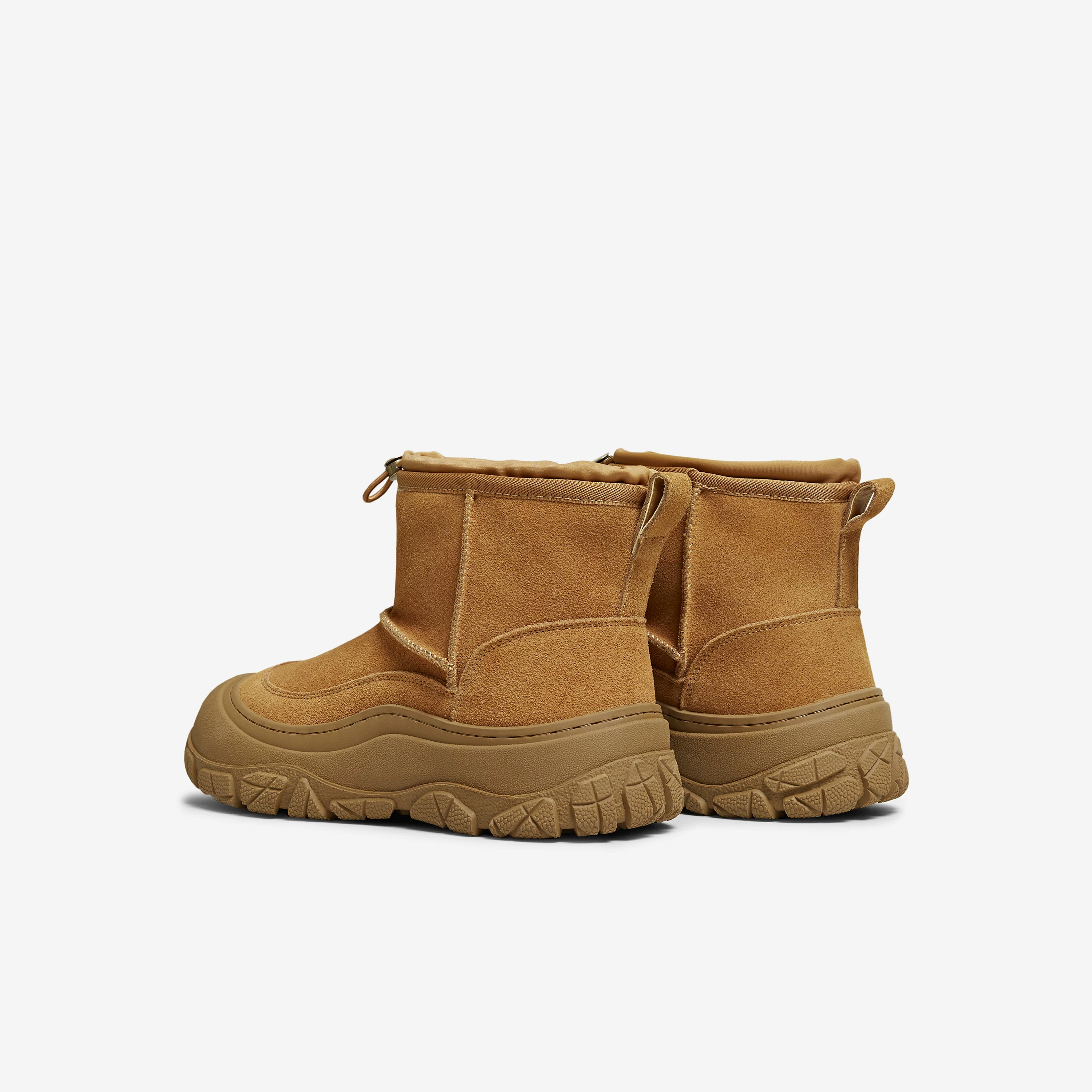 Giày nam TATA Xuân 2025 Mẫu mới Giày bốt cotton đa năng Giày bốt tuyết nam lót lông VQX01DD5