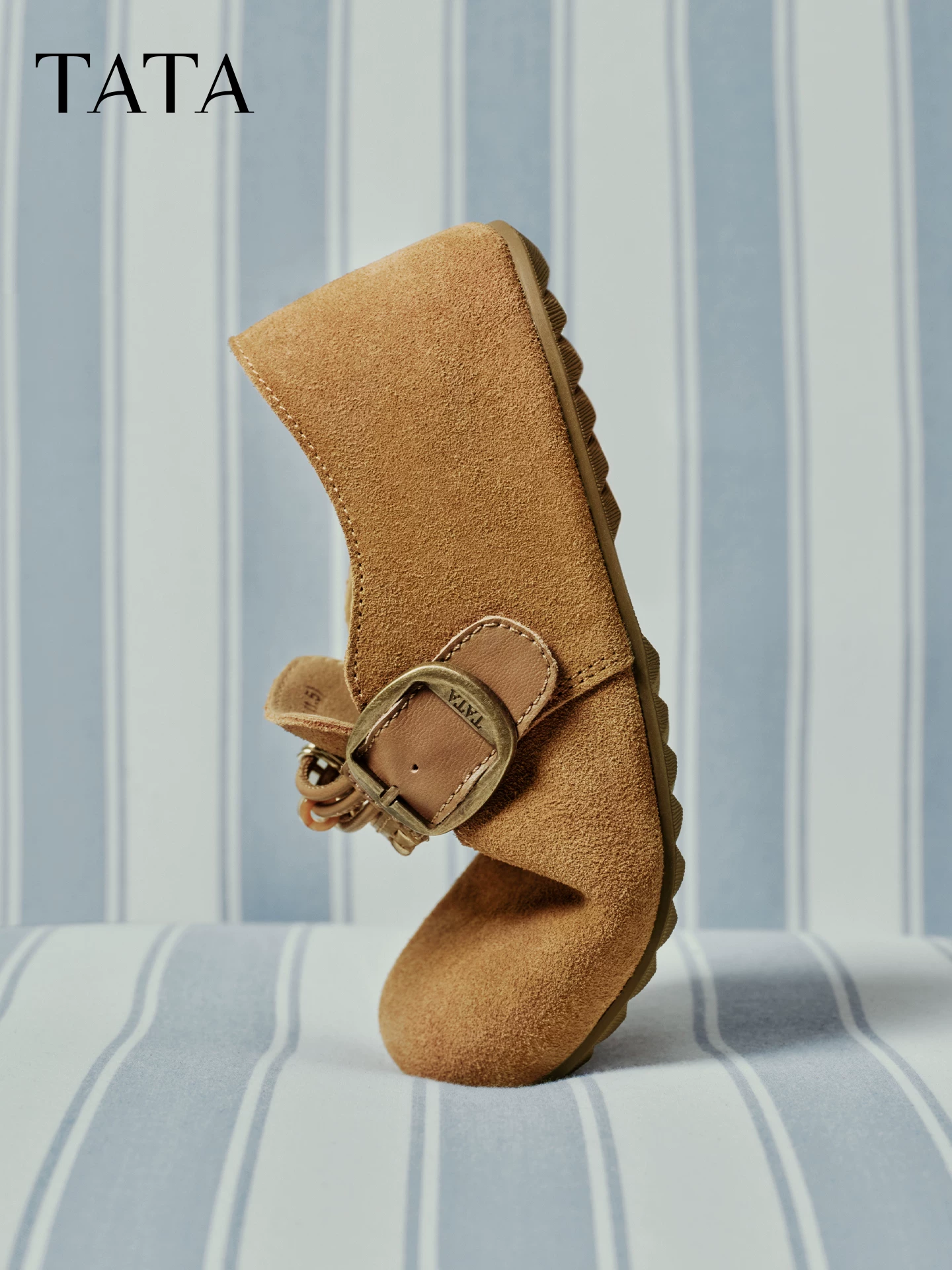 Giày Nữ TATA 2026 Mùa Xuân Mới Phong Cách Birkenstock Giày Đế Bằng Đa Năng CUG05AM6