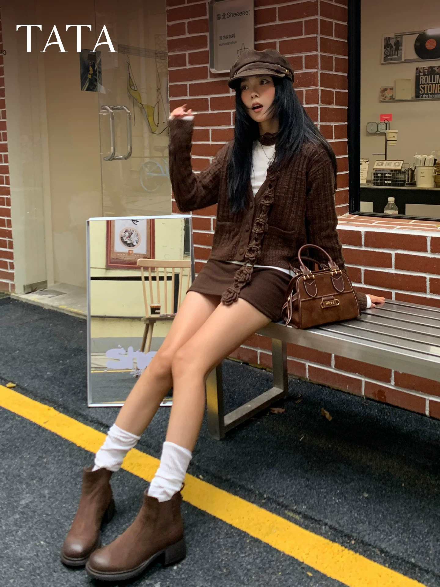 Giày TATA 2025 Giày Chelsea Boot Da Cừu Mùa Đông Phong Cách Anh Quốc Giày Bốt Cổ Ngắn Lót Lông Giày Nữ Giảm Béo 7C844DD5