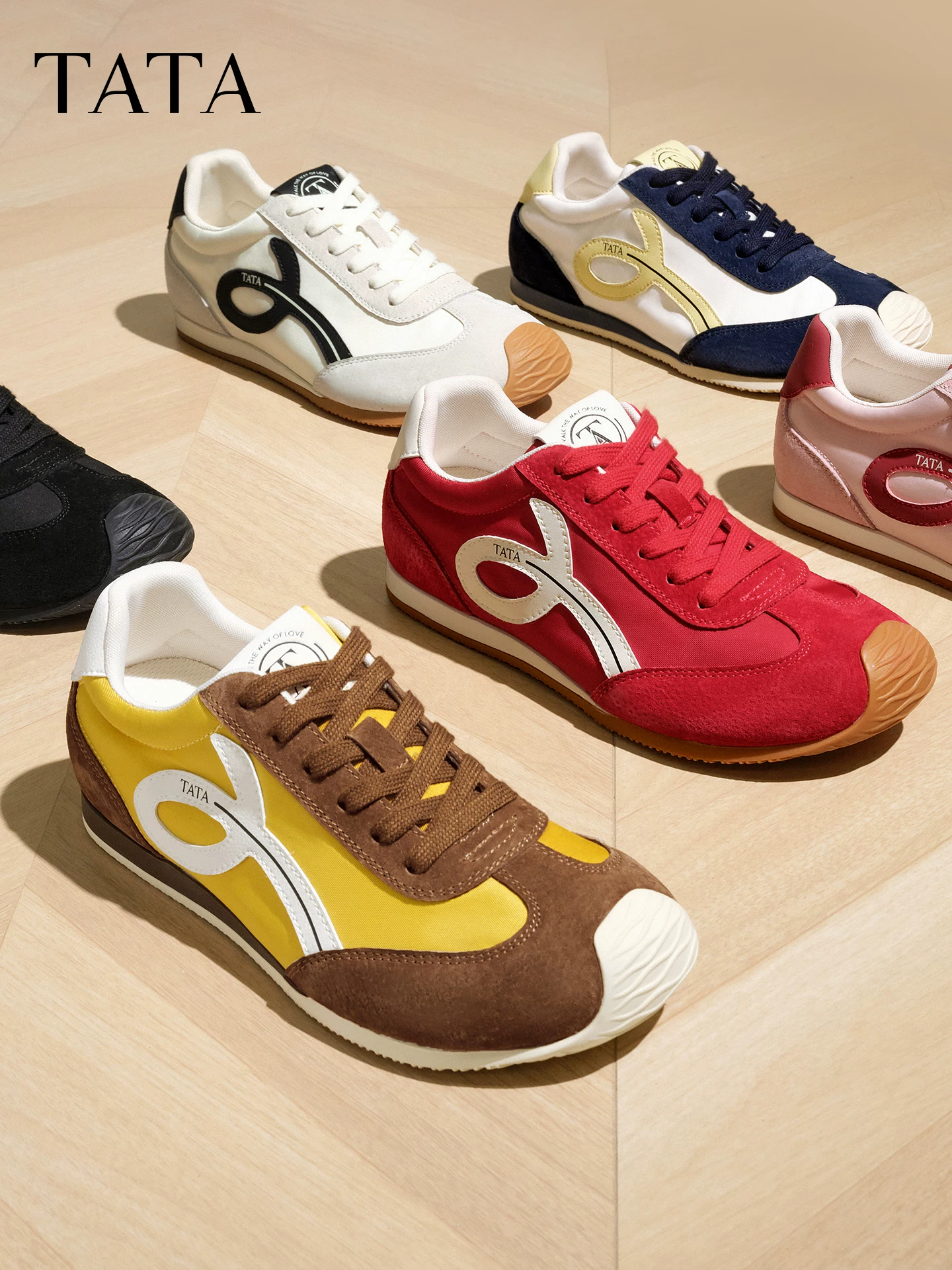 Giày nữ TATA 2025 Giày tập luyện Đức lót lông cừu Giày thường ngày Giày Forrest Gump Giày thể thao nữ Mẫu mới GTX01CM5