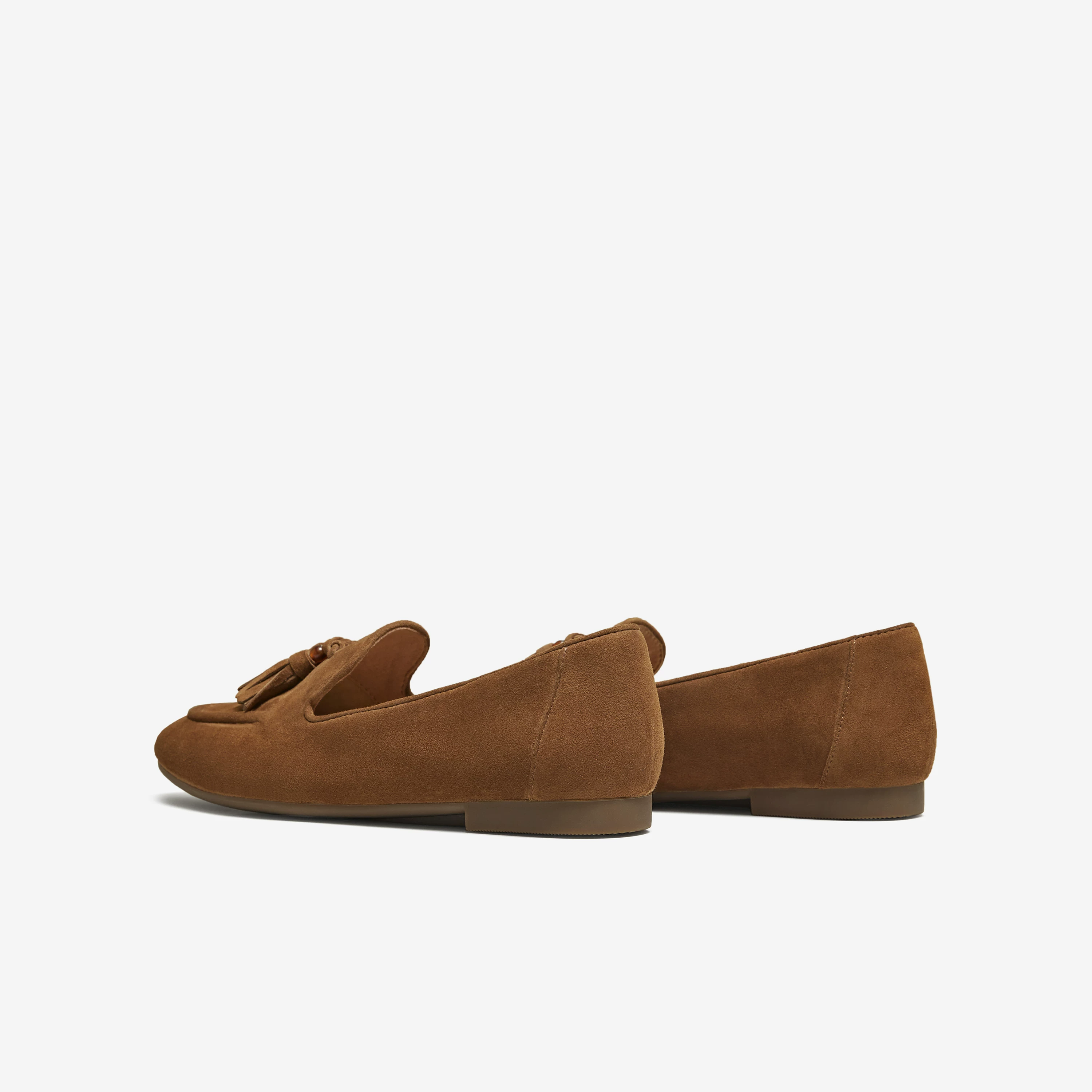 Giày Loafer Nữ TATA Mùa Đông 2025 Mẫu Mới Phong Cách Retro Đế Bằng Mũi Nhọn 7QCC7CA5