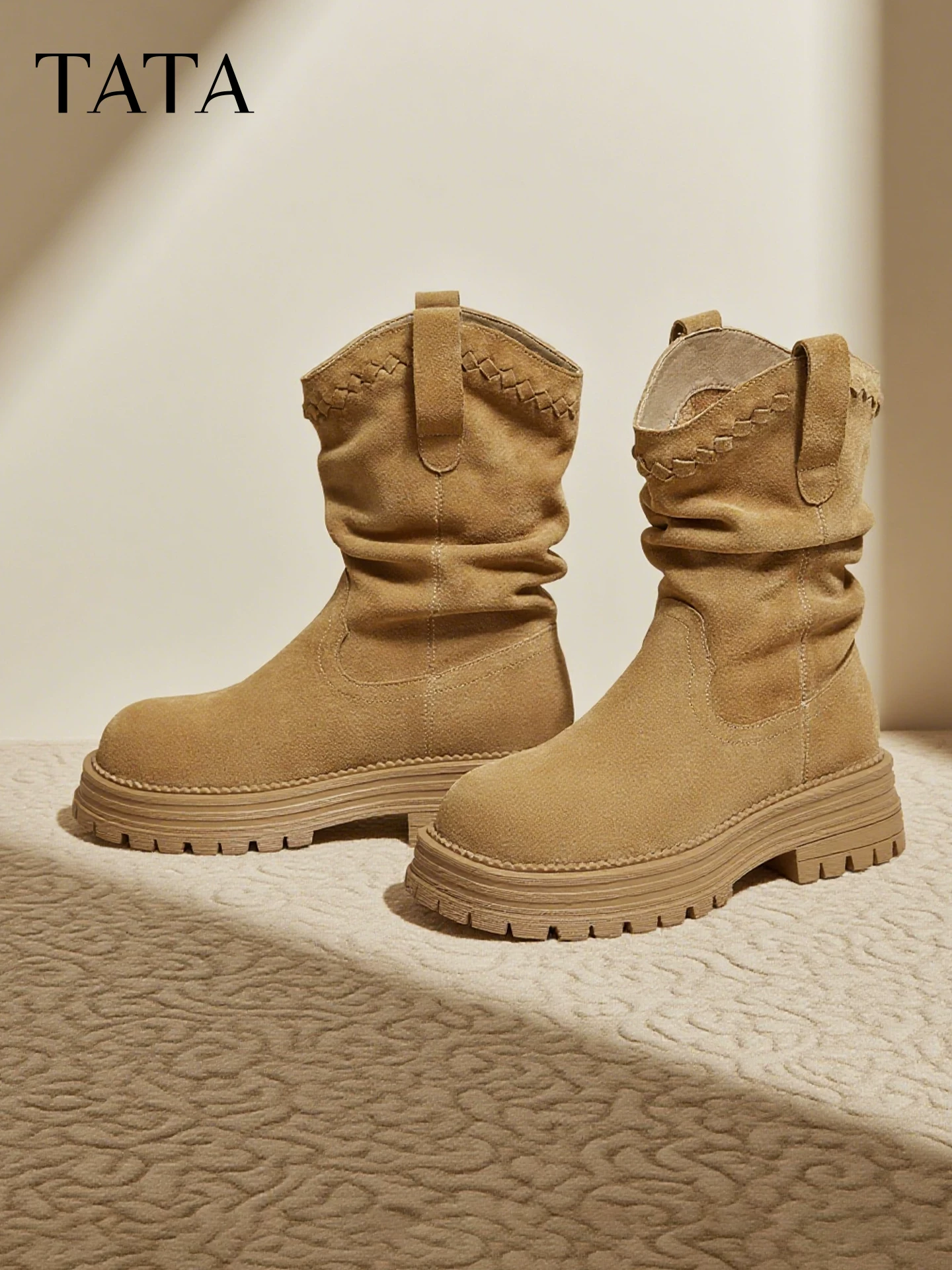 Giày bốt mới TATA Himeno Sweetheart 2025 có lớp lót lông mềm, kiểu dáng phương Tây, màu vàng xếp tầng thời trang CHT01DS5