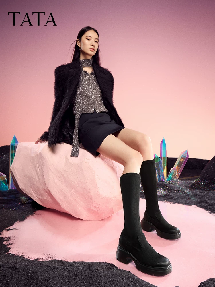 Giày bốt dài đế dày co giãn Tata Giày bốt nữ thông thường Giày cao cổ giảm béo mùa đông 2024 Mẫu mới 7DK80DG4