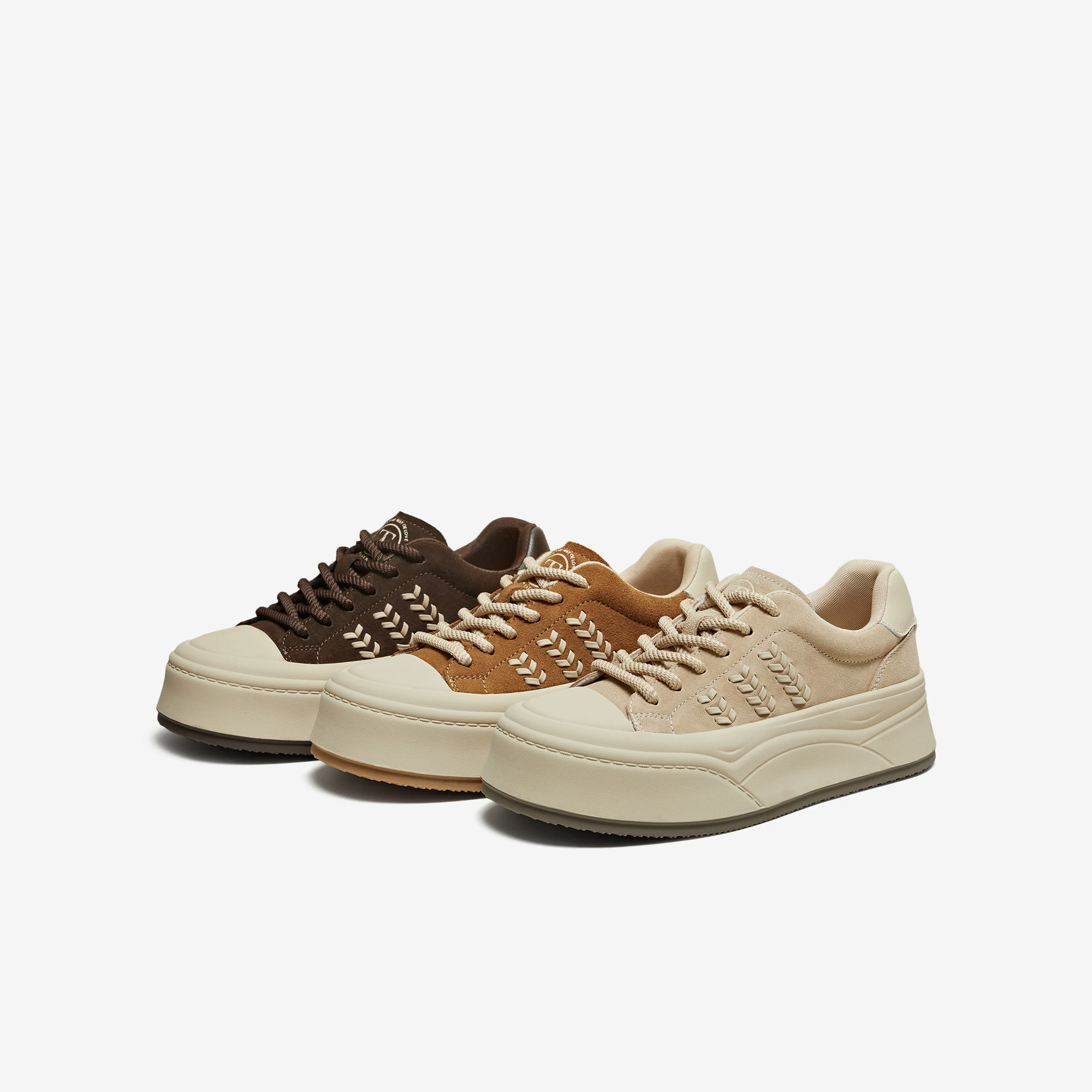 Giày nữ TATA 2025 siêu hot, giày thể thao đế dày, đa năng, phong cách thường ngày dành cho nữ nhỏ nhắn CJN01CM5