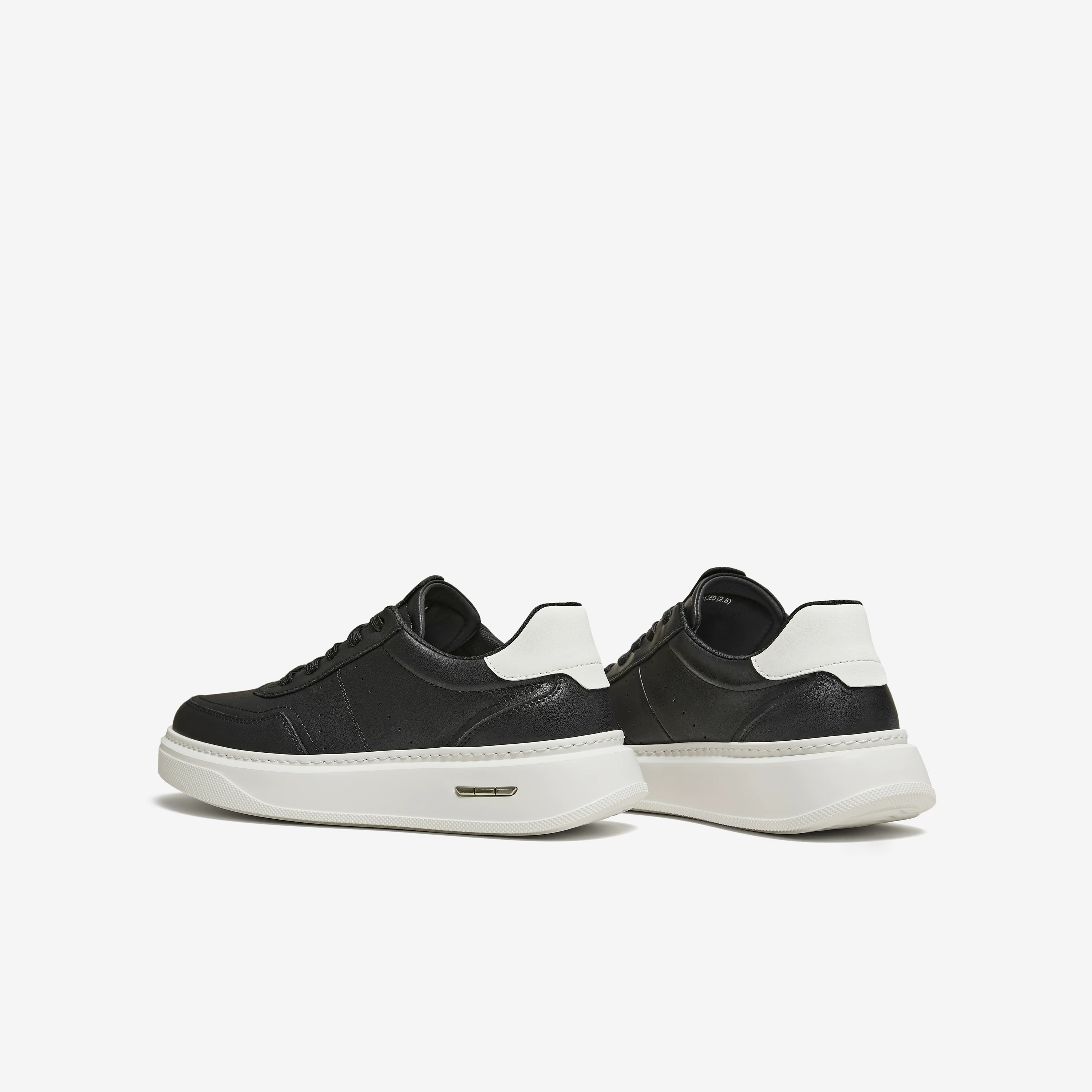 Giày Nam TATA 2026 Mùa Xuân Mới Giày Thể Thao Thoải Mái Đa Năng Giày Đế Dày Tăng Chiều Cao Giày QJB01AM6