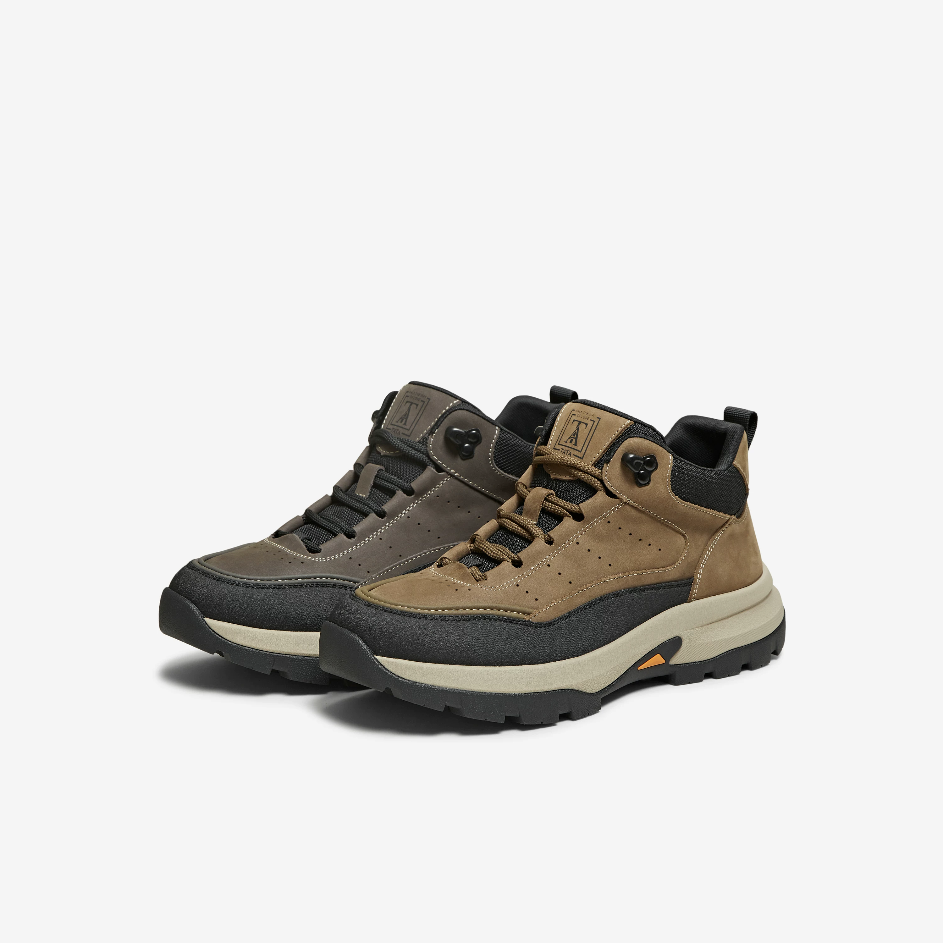 Giày bốt nam TATA mùa đông 2025 đế dày thể thao thời trang giày bốt ngoài trời cổ ngắn giày bốt công sở VPU01DD5