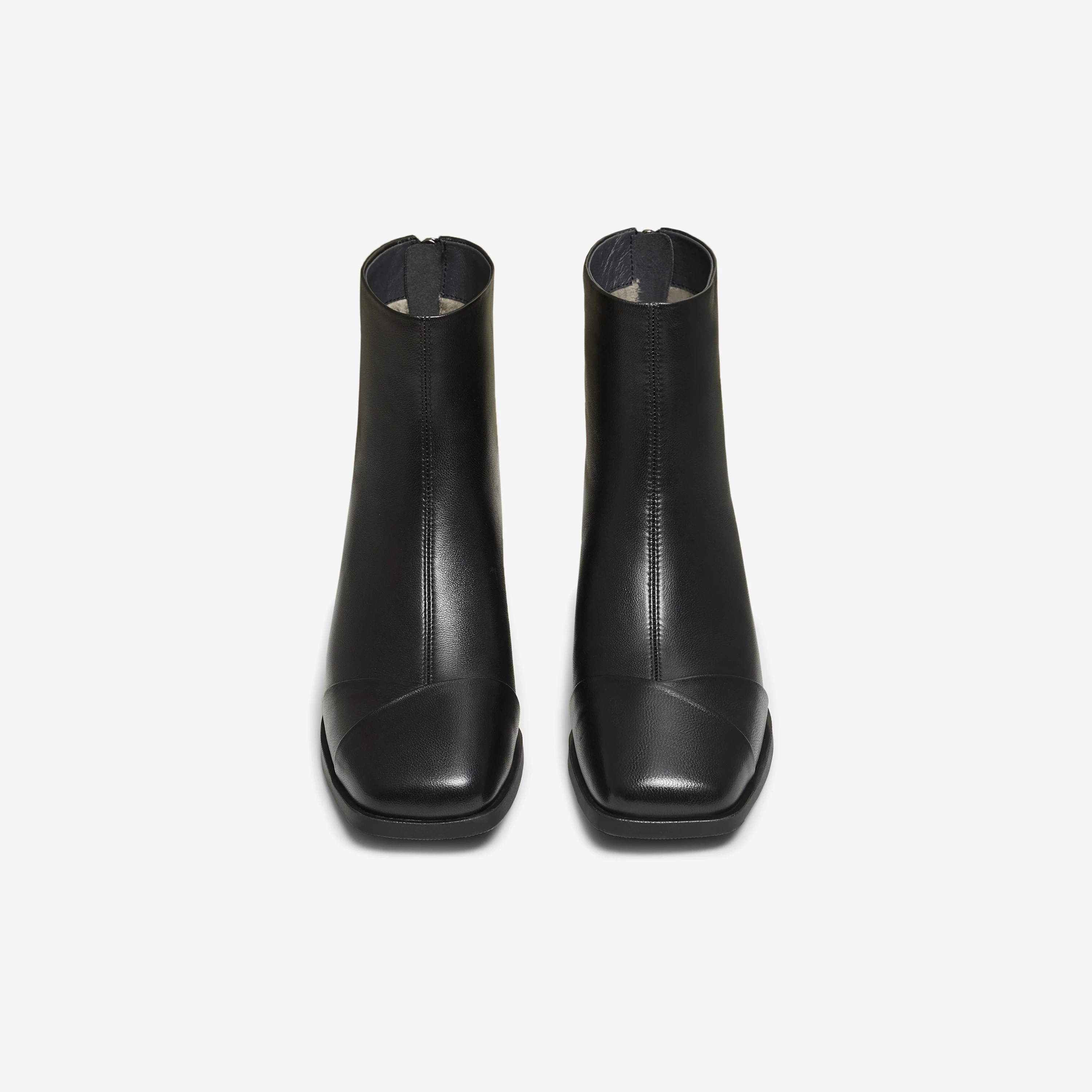 Giày bốt thời trang nữ TATA 2025 Giày bốt đi làm đa năng mới mùa đông Giày bốt ngắn màu đen CE502DD5