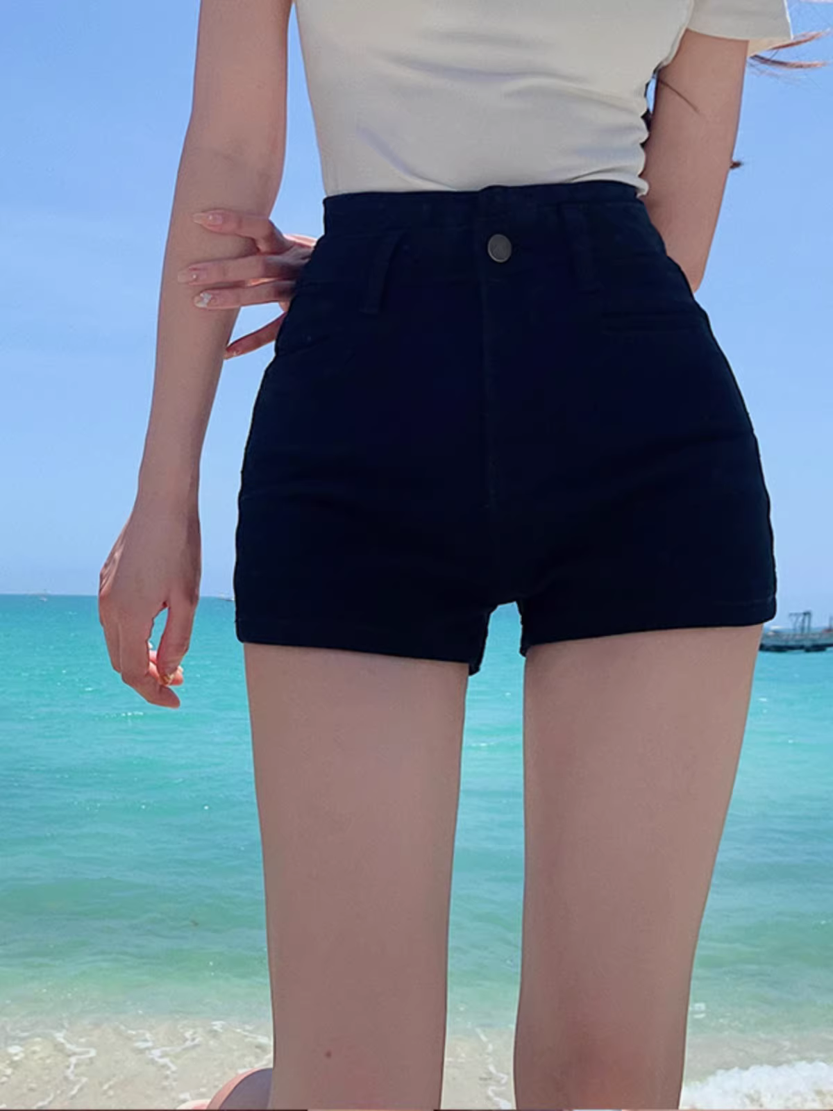 Quần short denim trắng cho nữ, quần mùa hè, hợp thời trang và sành điệu, cạp cao, bó sát, quần ngắn.