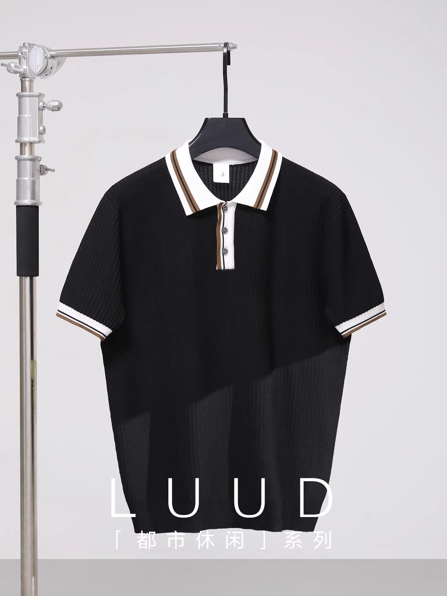 Áo sơ mi POLO nam chất liệu dệt kim cao cấp phong cách Anh Quốc, thiết kế phối màu sang trọng, cổ áo kiểu dáng lịch lãm, tay ngắn, chất liệu mềm mại như len, họa tiết sọc dọc dệt jacquard.