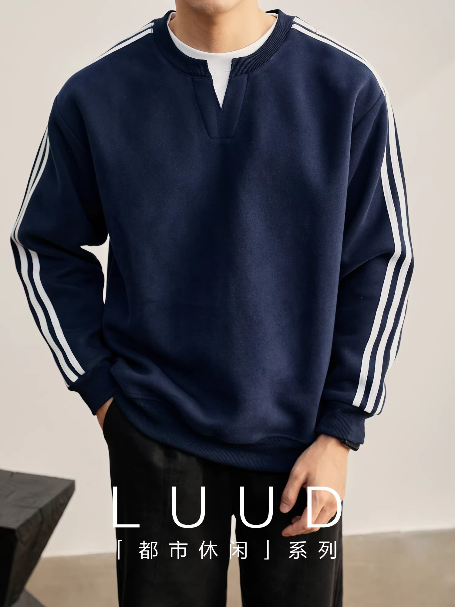 Áo thun nam LUUD phong cách thể thao thời trang, kiểu dáng giả hai mảnh, cổ chữ V, chất liệu dày 420g, phối màu ba sọc, tay dài