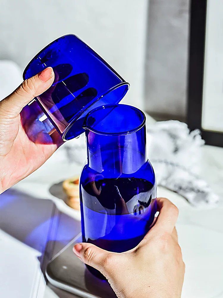Cốc nước thủy tinh màu xanh Klein, dụng cụ vệ sinh không để lại cặn, bình nước thủy tinh màu xanh dương, chịu nhiệt cao và có thể sử dụng với lửa trực tiếp