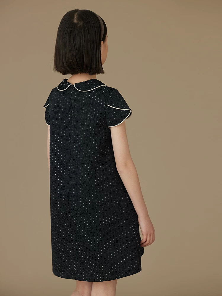 Quần áo trẻ em Hazi 25 Váy mùa hè dành cho trẻ em Váy mùa hè tương phản màu đen trắng Jacquard Tay áo hình cánh hoa ngọt ngào Váy cổ búp bê dành cho cha mẹ và con gái dành cho bé gái