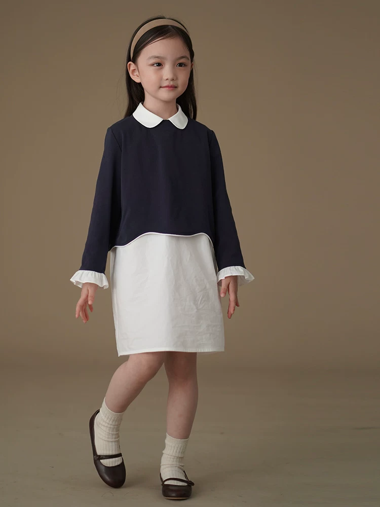 Bộ quần áo trẻ em xuân thu đơn giản, áo sweatshirt màu xanh hải quân, chân váy trắng, chất liệu cotton thân thiện với da, trang phục mùa thu cho bé gái