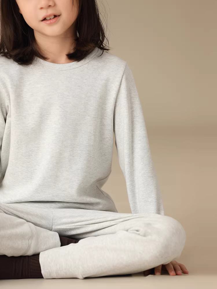 Quần áo trẻ em Hazi Sản phẩm mới mùa đông Áo dài tay cổ tròn dành cho cha mẹ và con gái Bộ đồ lót ấm áp thân thiện với làn da mềm mại