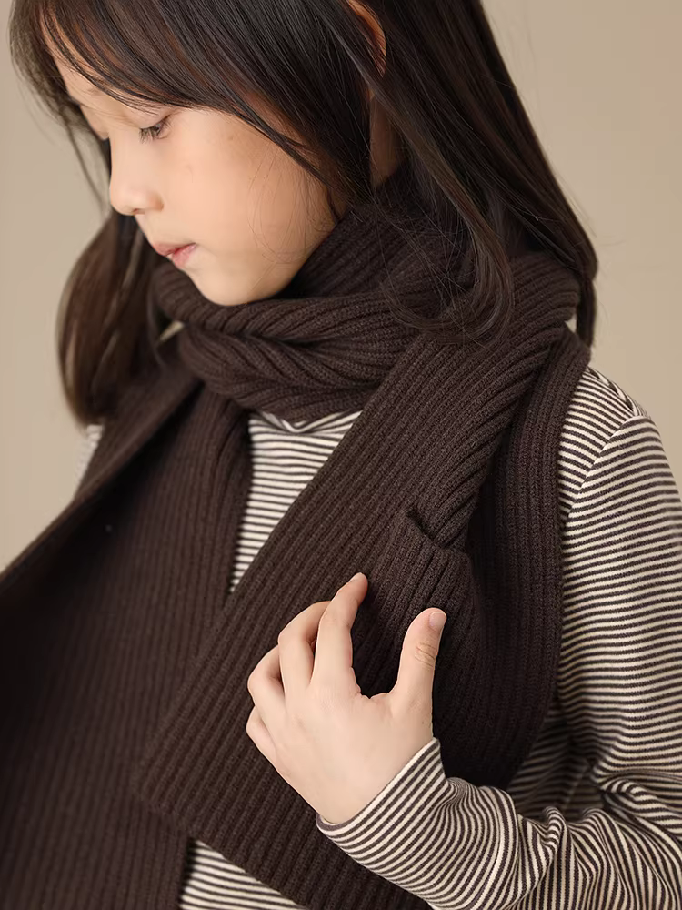 Khăn quàng cổ mùa đông cho trẻ em dành cho bé trai và bé gái, khăn quàng cổ dệt kim dày màu trơn cổ điển mềm mại và ấm áp dành cho trẻ em.