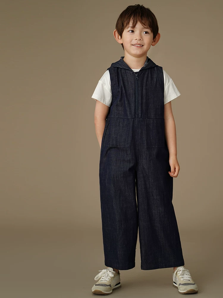 Quần denim rộng rãi phong cách Hàn Quốc mùa hè dành cho bé trai và bé gái, bộ liền quần không tay với thiết kế đơn giản.