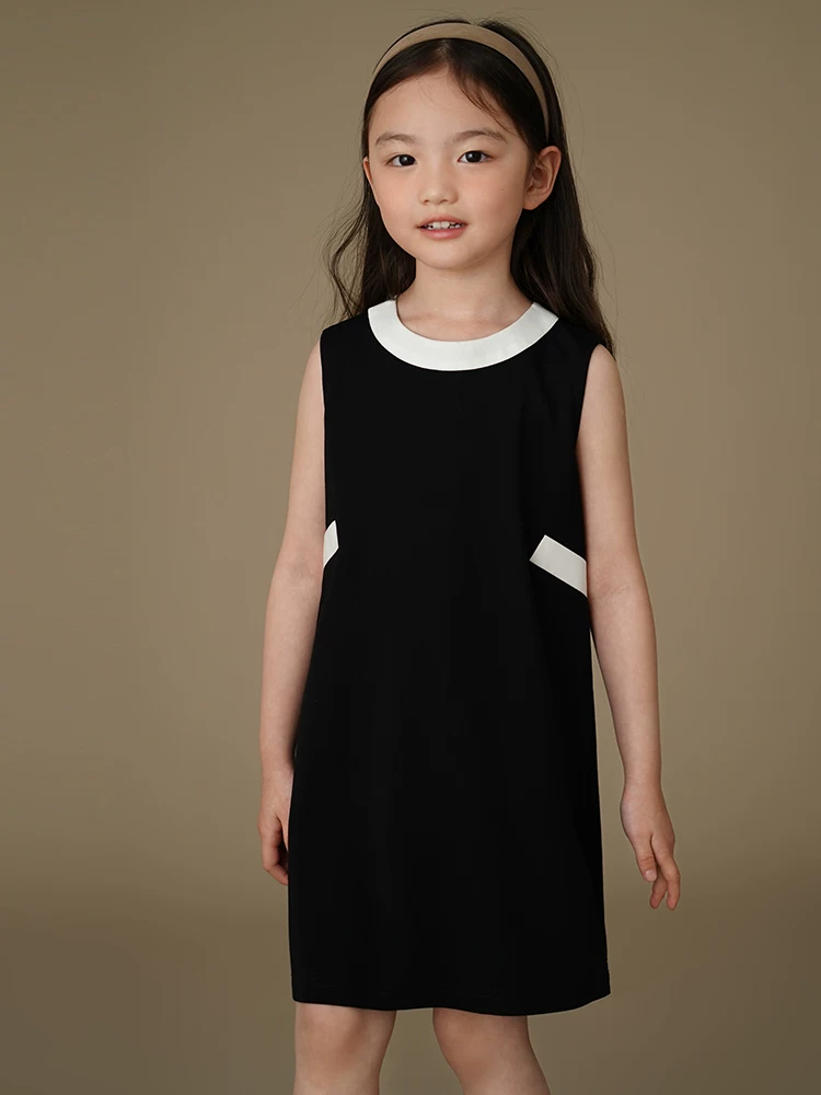 Quần áo trẻ em mặc mùa hè Váy hai dây phối màu đen trắng đơn giản và cao cấp dành cho bé gái Váy không tay dành cho trẻ lớn hơn