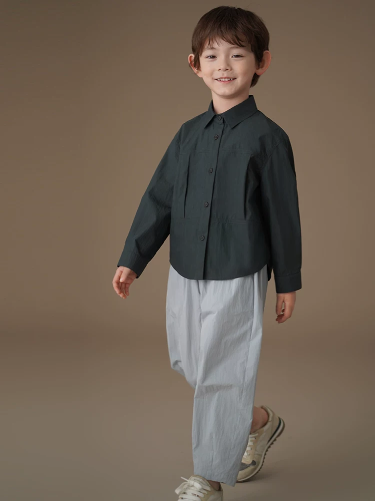 Quần thường ngày cho trẻ em, quần dài chống nước ngoài trời đơn giản, rộng rãi cho bé trai và bé gái, quần cà rốt, phong cách xuân thu mới.