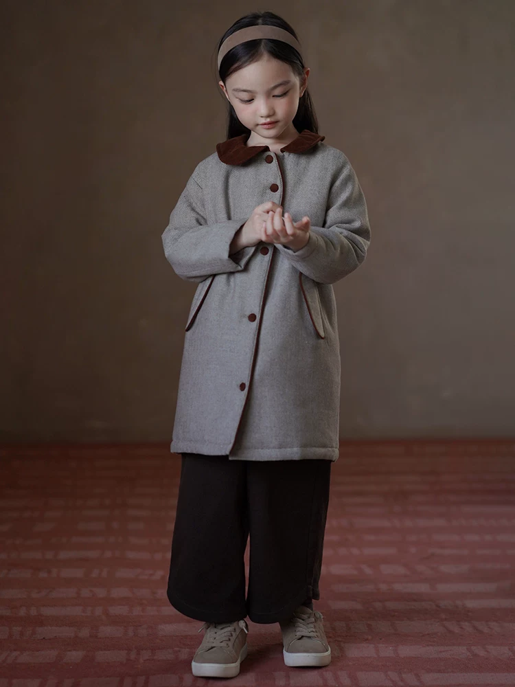 Quần áo trẻ em mùa thu đông quần dài chải kỹ cho bé trai và bé gái, quần ống đứng màu cà phê, quần ống rộng đa năng, ấm áp, thoải mái