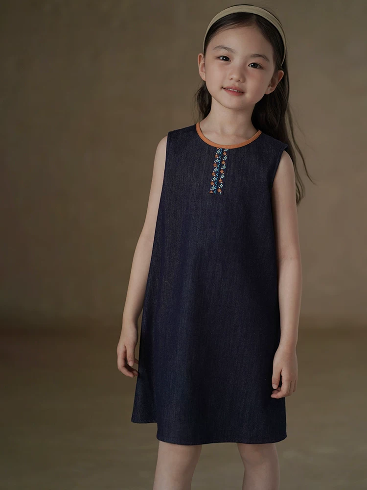 Quần áo trẻ em mùa hè: Váy denim đơn giản, thân thiện với làn da cho bé gái, váy hai dây kiểu vintage giản dị cho trẻ lớn hơn.