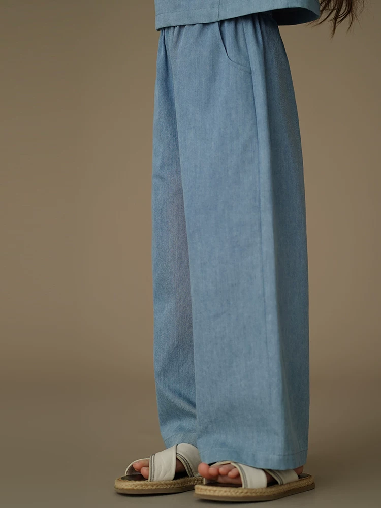 Bộ quần áo mùa hè cho trẻ em: áo vest cotton thân thiện với da và quần denim thường ngày cho bé trai và bé gái, kiểu dáng mùa hè mỏng nhẹ.