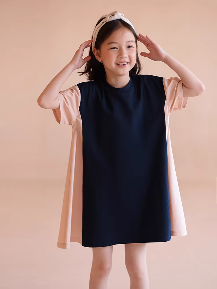 Quần áo trẻ em Hazi Mùa hè Mới Phong cách cha mẹ và con gái Váy ngắn tay màu trơn cổ tròn cotton nguyên chất dáng rộng đơn giản