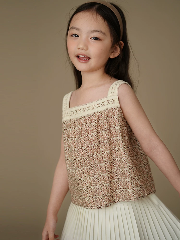 Bộ quần áo mùa hè cho trẻ em: áo vest cotton hoa hồng thân thiện với làn da và quần dài cho bé gái, kiểu dáng mùa hè mỏng nhẹ.