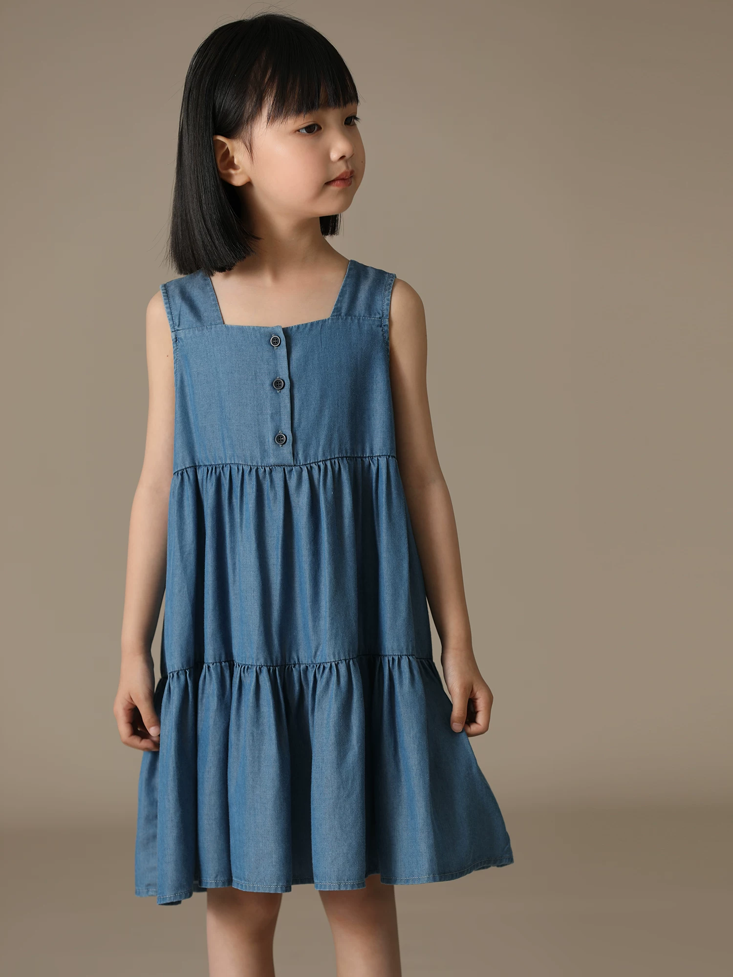 Quần áo trẻ em mùa hè, váy vest kiểu học sinh, váy đồng điệu cha mẹ và con cái, váy denim mát mẻ cho bé gái và trẻ lớn.